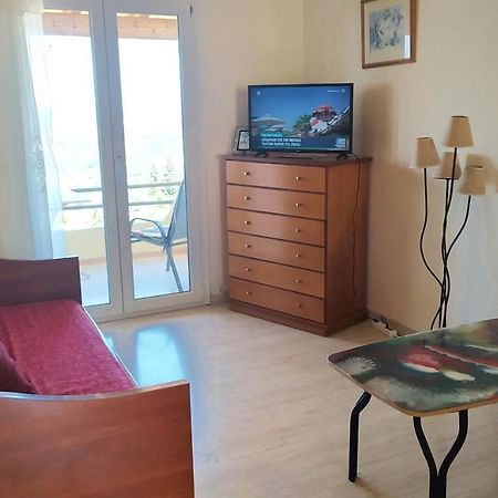 Hellmann Apartments Afión 외부 사진