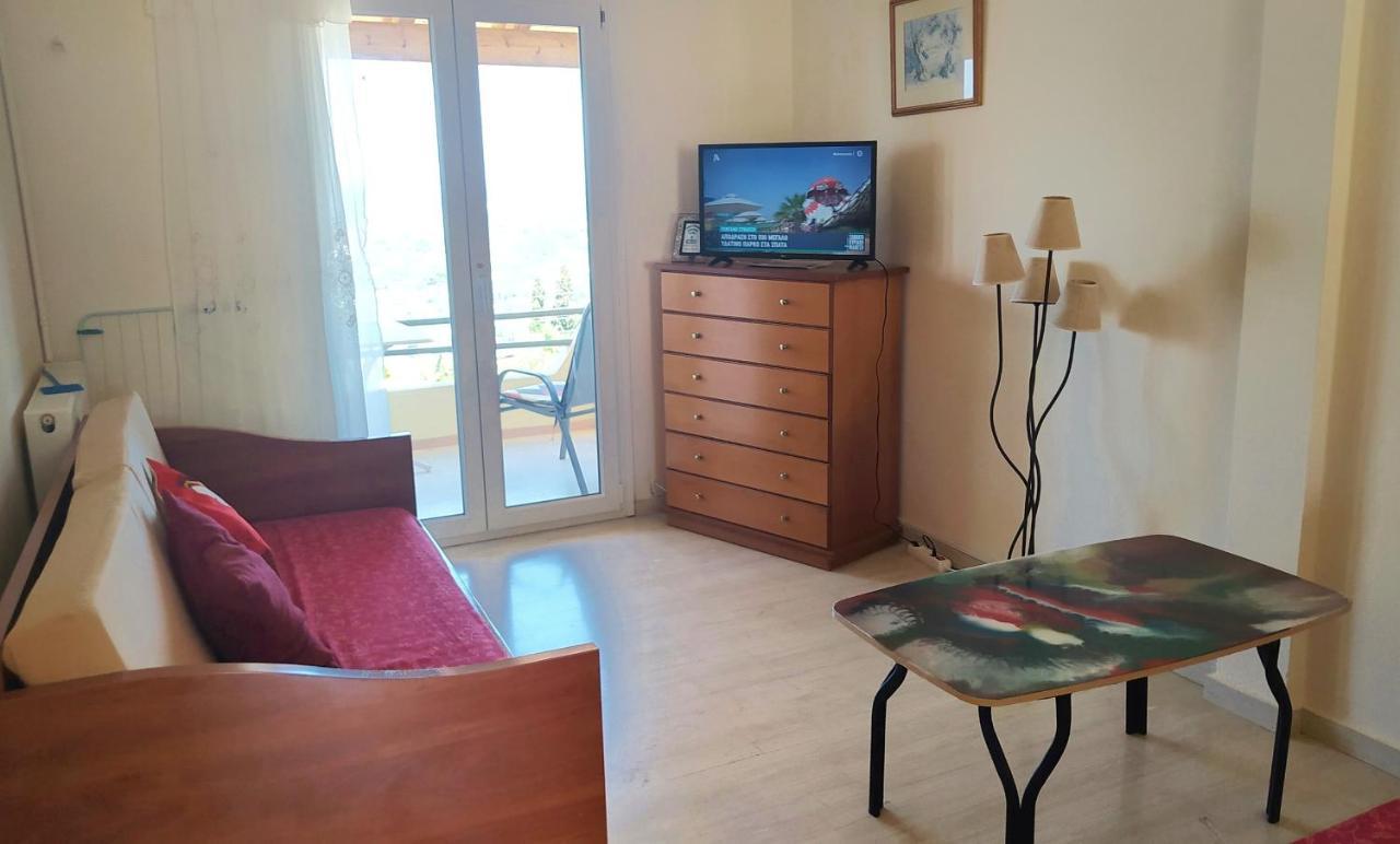 Hellmann Apartments Afión 외부 사진