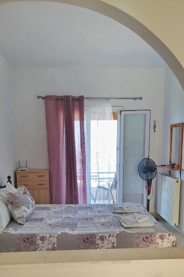 Hellmann Apartments Afión 외부 사진