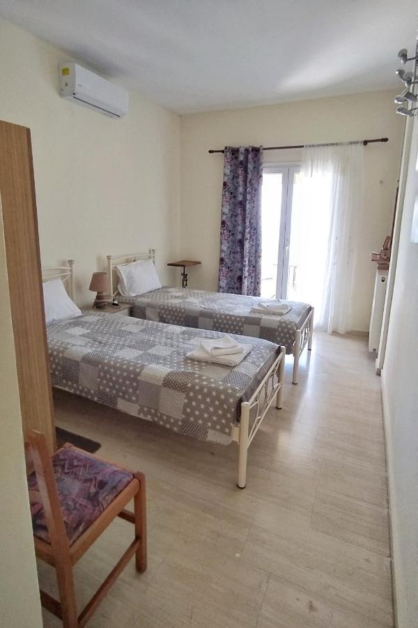 Hellmann Apartments Afión 외부 사진